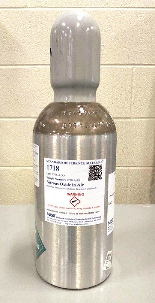 SRM 1718 - 空氣中的一氧化二氮(公稱(chēng)量-物質(zhì)分?jǐn)?shù)為1毫微升/摩爾)標(biāo)準(zhǔn)品